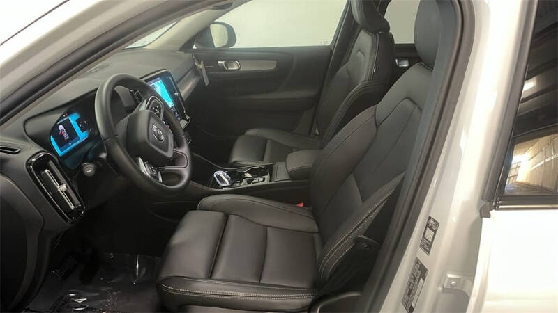 2026 Volvo XC40 B5 Ultra