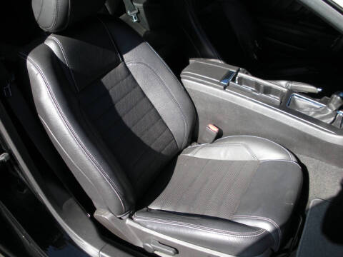 2012 Ford Mustang V6