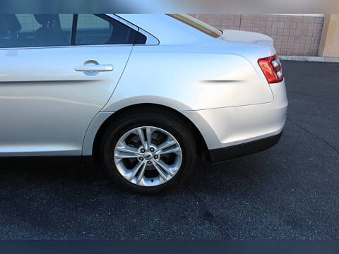 2013 Ford Taurus SEL