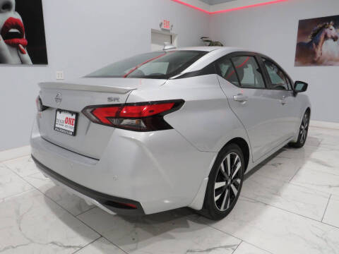 2022 Nissan Versa SR