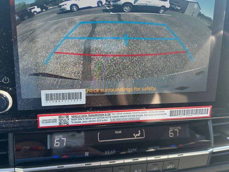 2025 Toyota Sienna LE 8-Passenger