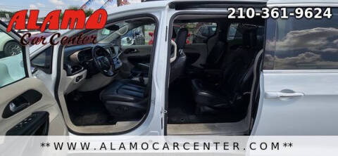 2017 Chrysler Pacifica Touring-L
