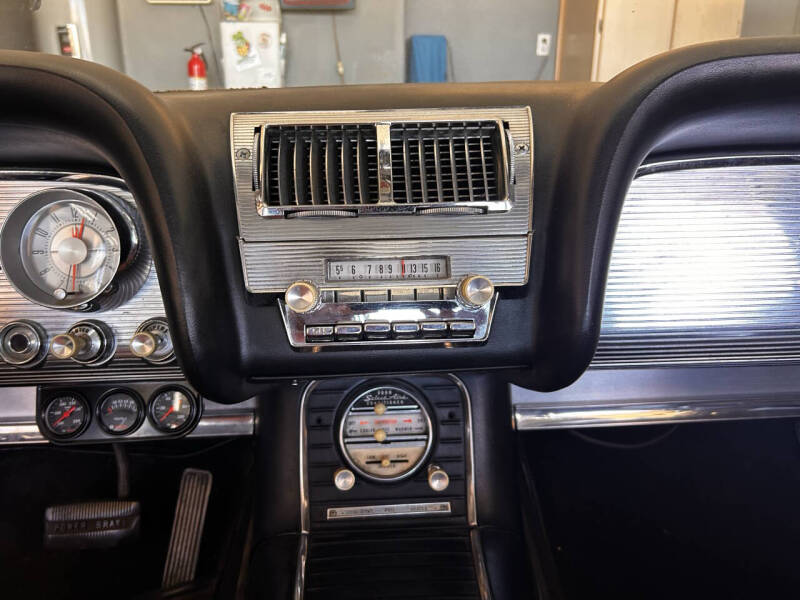 1960 Ford Thunderbird