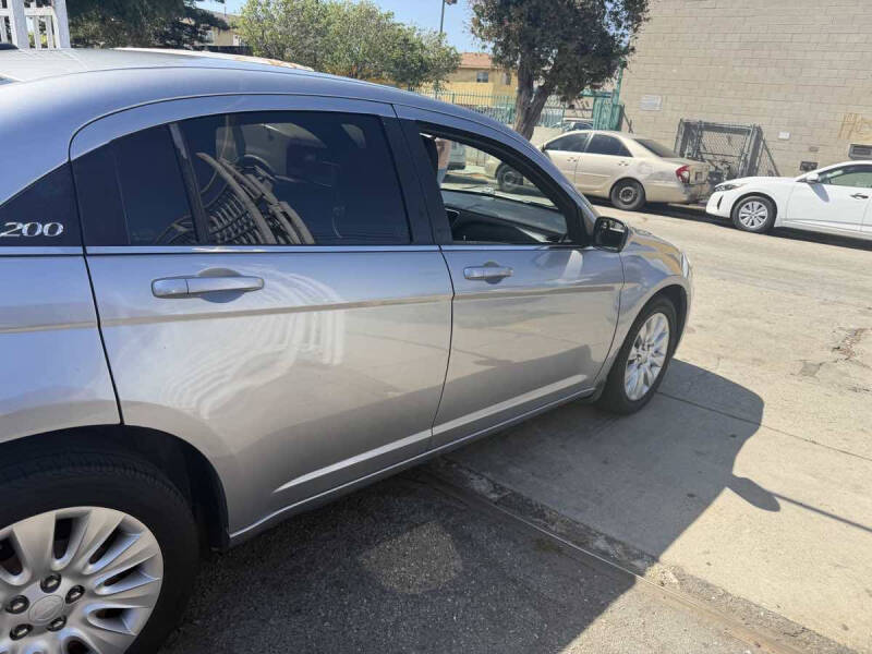 2014 Chrysler 200 LX