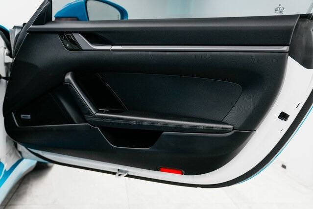 2020 Porsche 911 Carrera