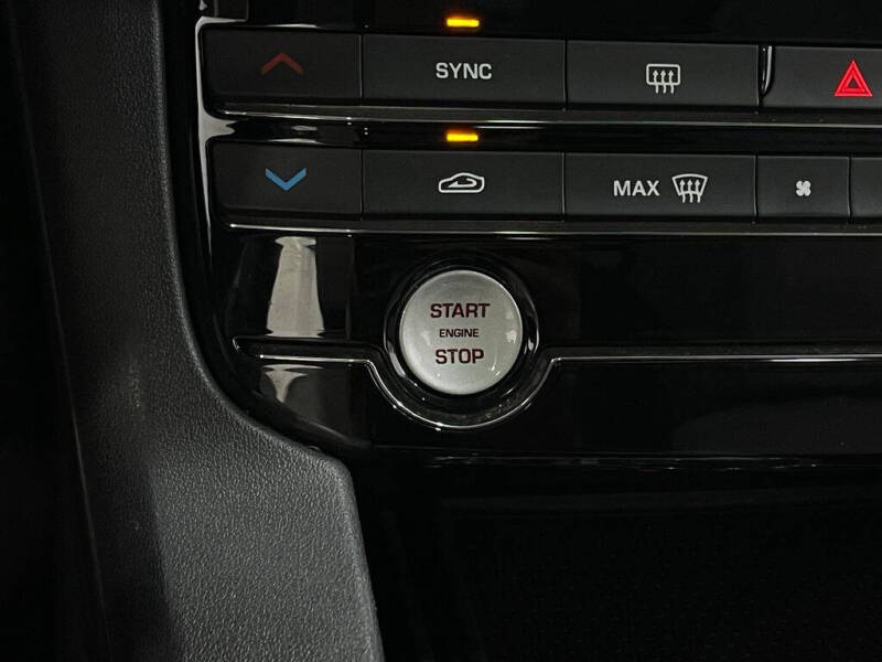 2017 Jaguar F-PACE 35t Prestige