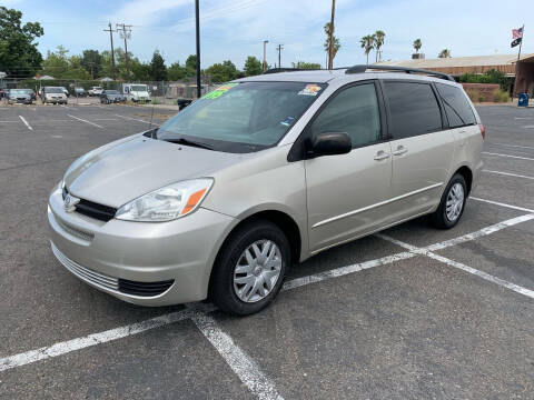 2004 Toyota Sienna for sale at Thunder Auto Sales in Sacramento CA