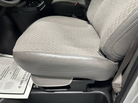 2025 Chevrolet Express LT 3500