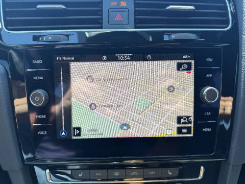 2021 Volkswagen Golf GTI SE