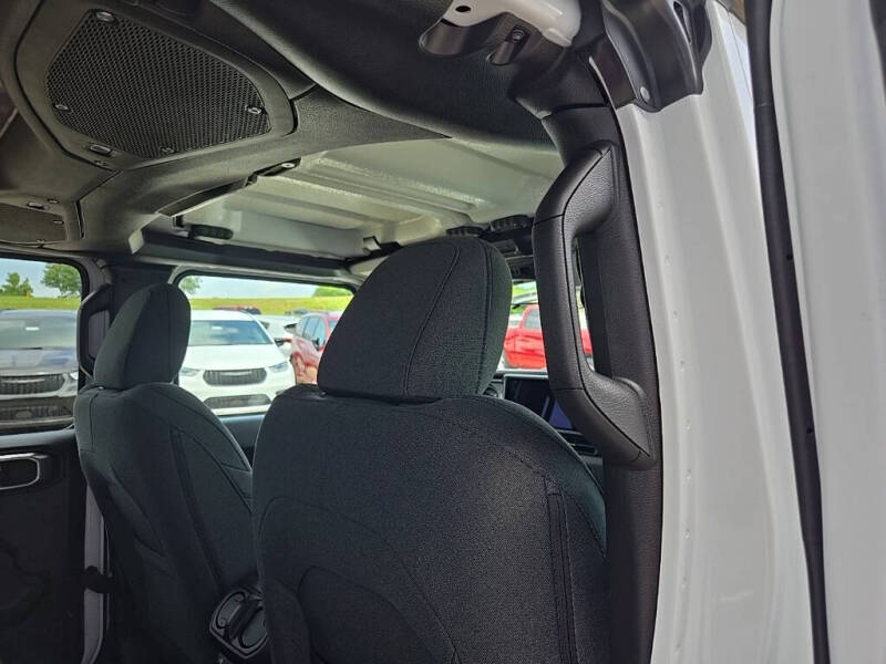 2025 Jeep Gladiator Sport