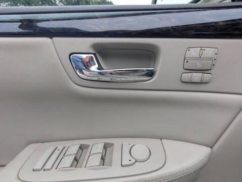 2011 Cadillac DTS Luxury Collection