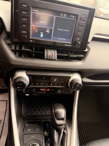 2021 Toyota RAV4 Hybrid XLE