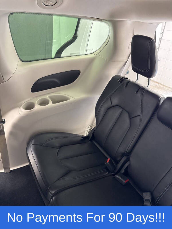 2023 Chrysler Pacifica Touring L