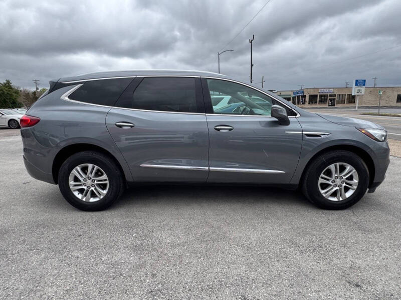 2020 Buick Enclave Essence