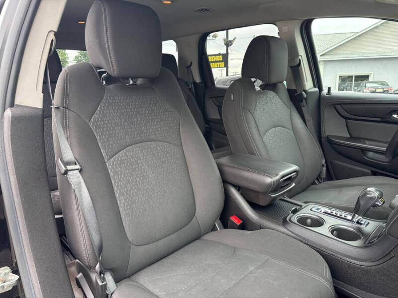 2016 GMC Acadia SLE-2
