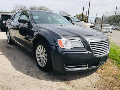 2014 Chrysler 300 for sale at Auto Finance La Meta in San Antonio TX