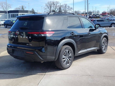 2023 Nissan Pathfinder SV