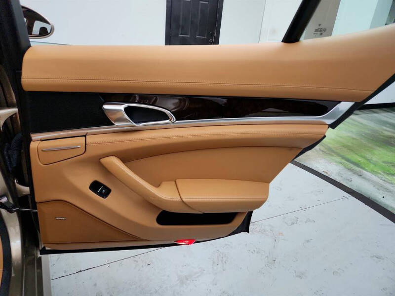 2016 Porsche Panamera