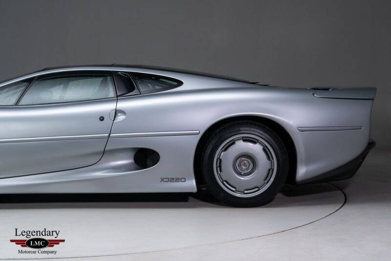 1993 Jaguar XJ 220
