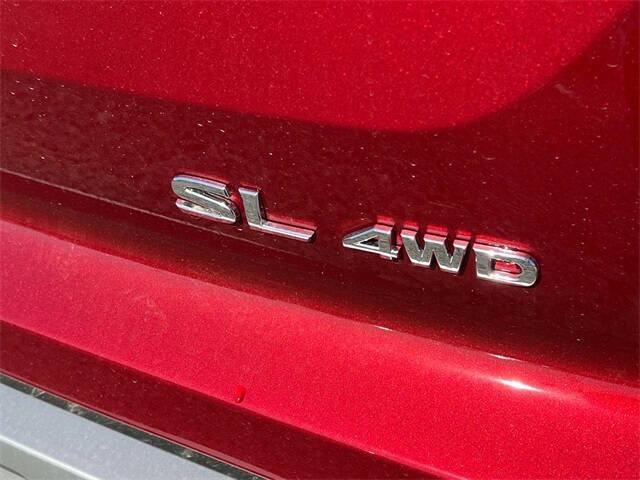 2025 Nissan Pathfinder SL