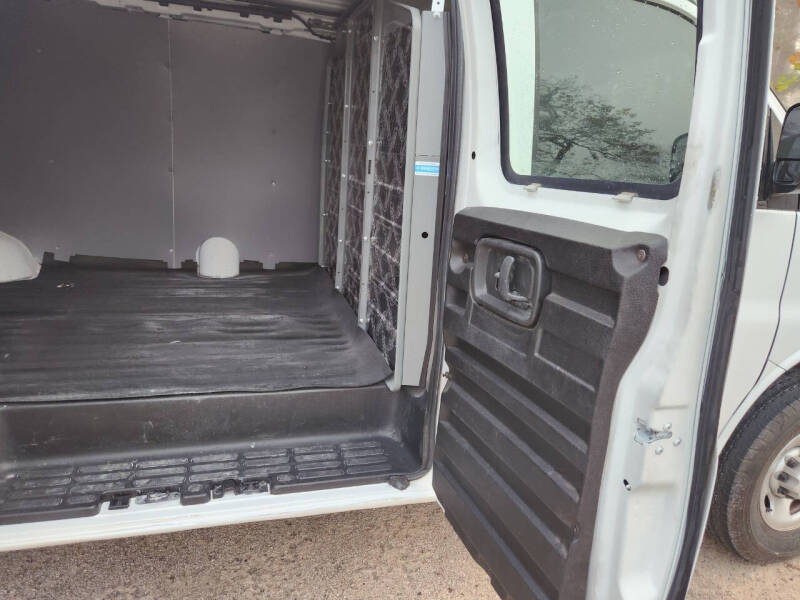 2018 GMC Savana Cargo Work Van photo 24