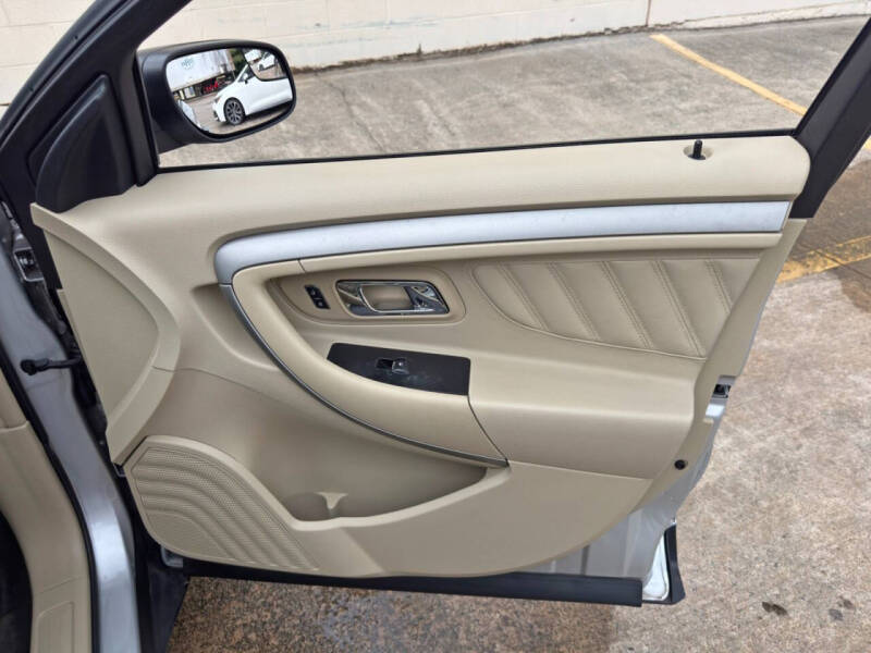 2015 Ford Taurus