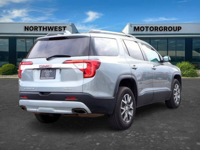2023 GMC Acadia SLT