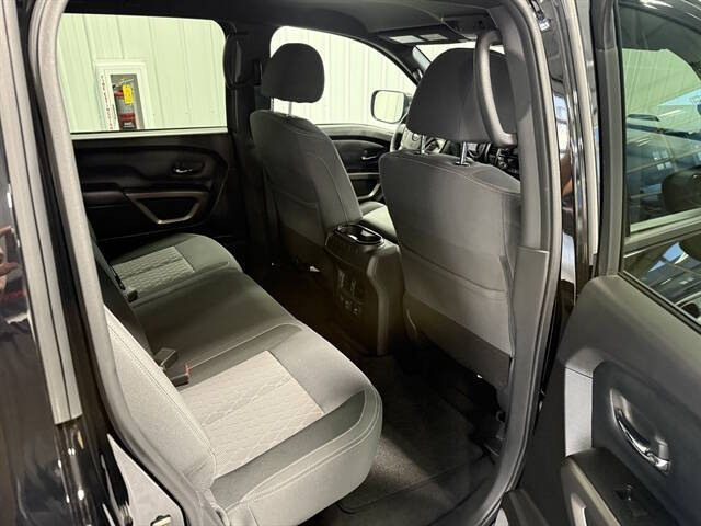 2024 Nissan Titan SV