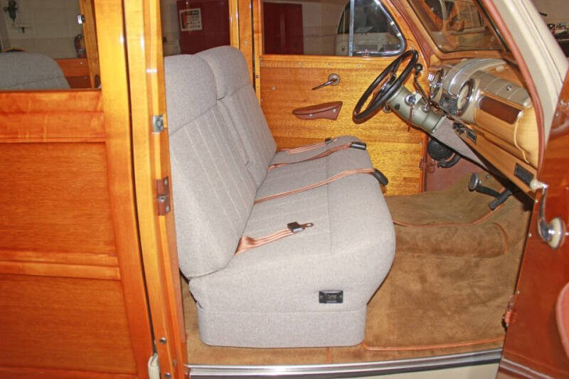 1948 Ford Super Deluxe