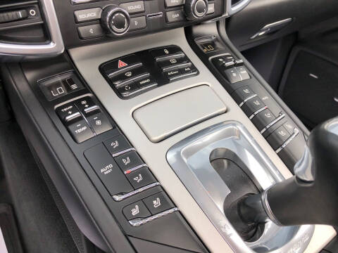 2013 Porsche Cayenne GTS