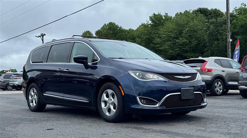 2017 Chrysler Pacifica Touring-L Plus