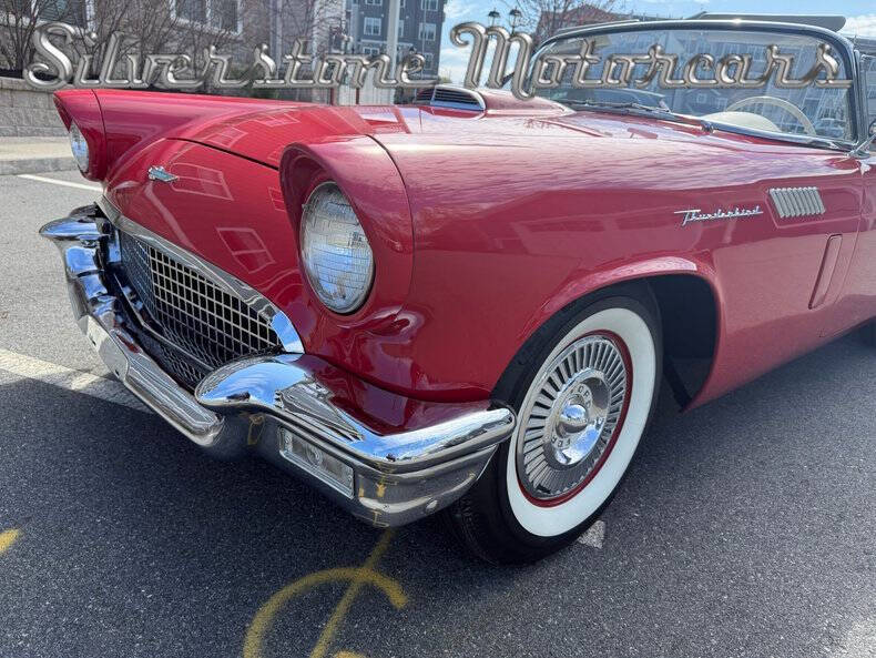 1957 Ford Thunderbird