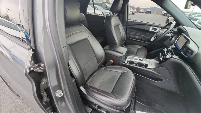 2022 Ford Explorer ST-Line