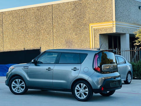 2015 Kia Soul +
