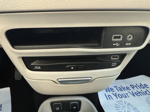 2017 Chrysler Pacifica Touring-L Plus