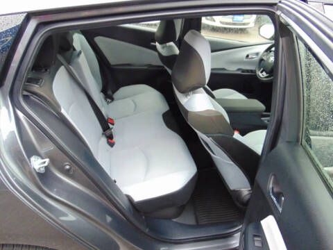 2021 Toyota Prius LE