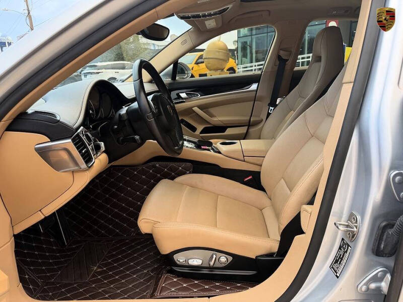 2016 Porsche Panamera