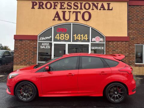 2015 Ford Focus for sale at Professional Auto Sales & Service in Fort Wayne IN