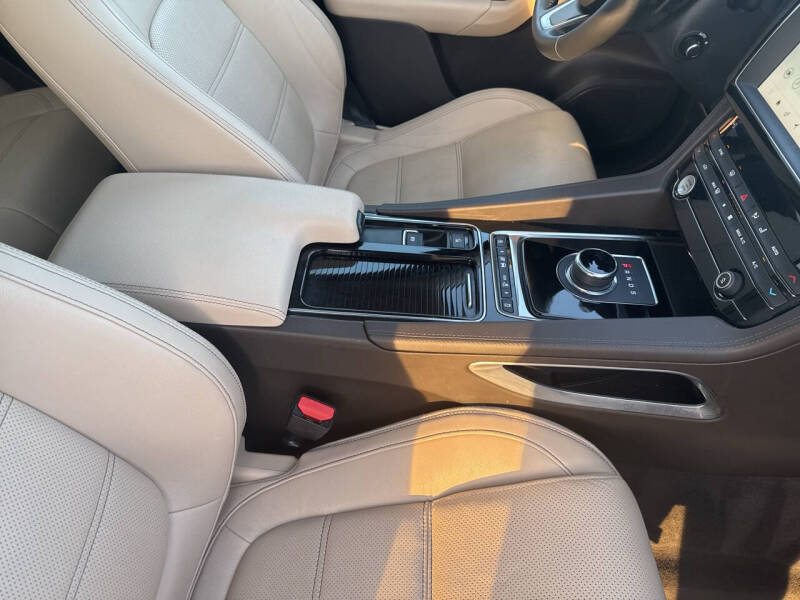 2019 Jaguar F-PACE 25t Prestige