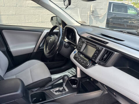 2017 Toyota RAV4 Hybrid XLE