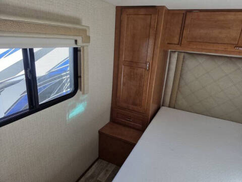 2017 Ford E-Series E-450 SD