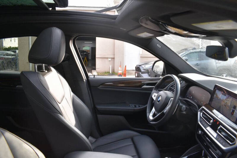 2024 BMW X4 xDrive30i