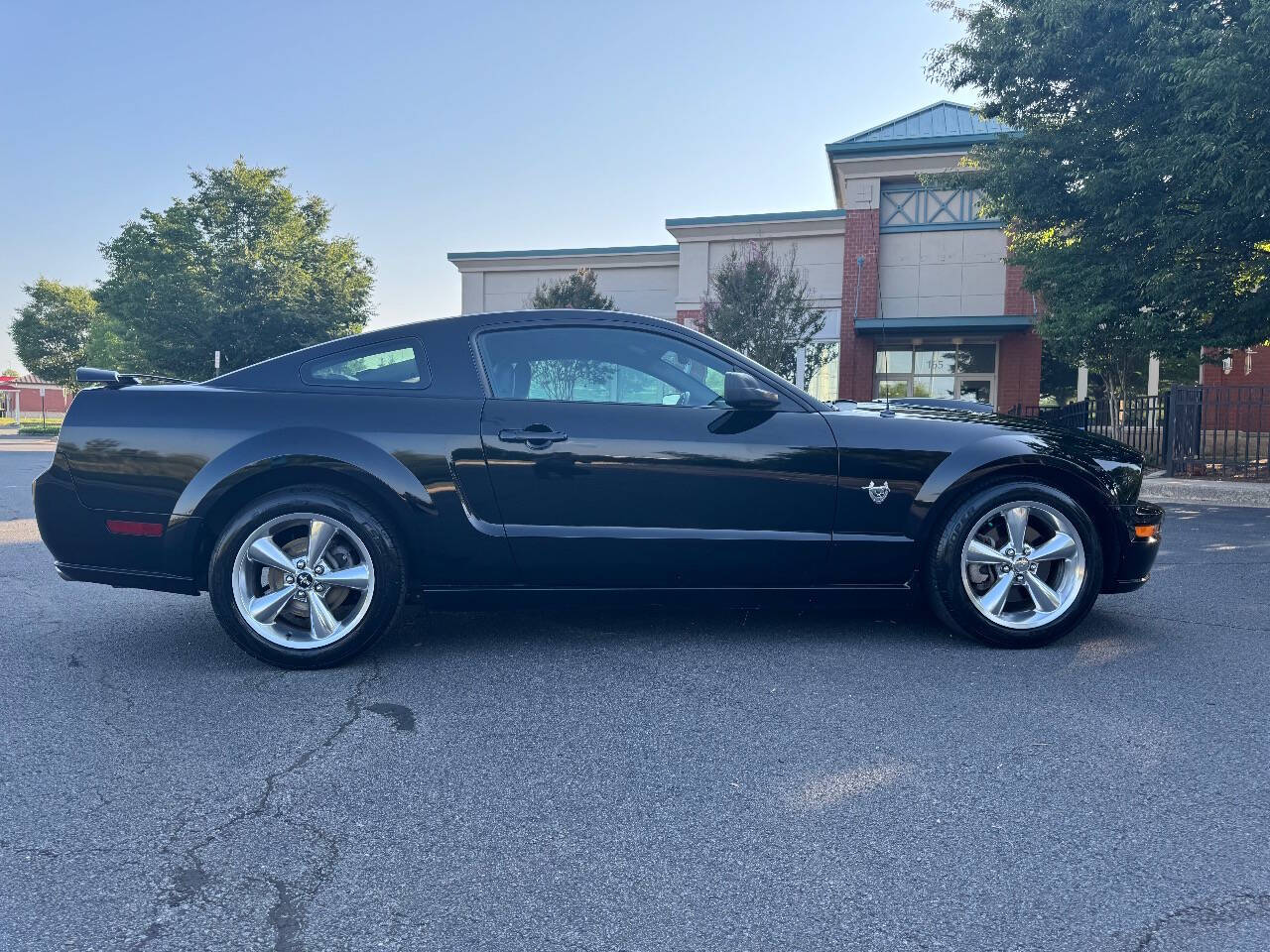 Black 2009 Ford Mustang GT Deluxe GT Deluxe 2dr Fastback 2