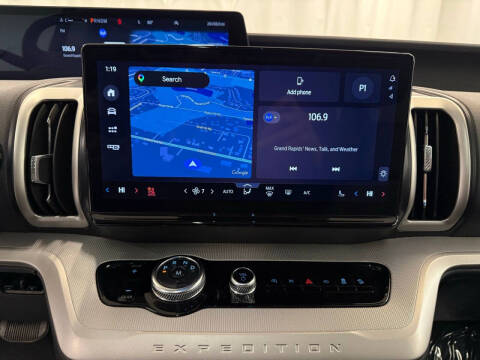 2025 Ford Expedition MAX Active