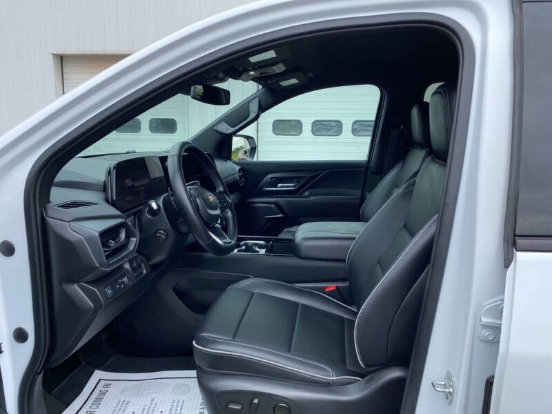 2025 Chevrolet Silverado EV LT