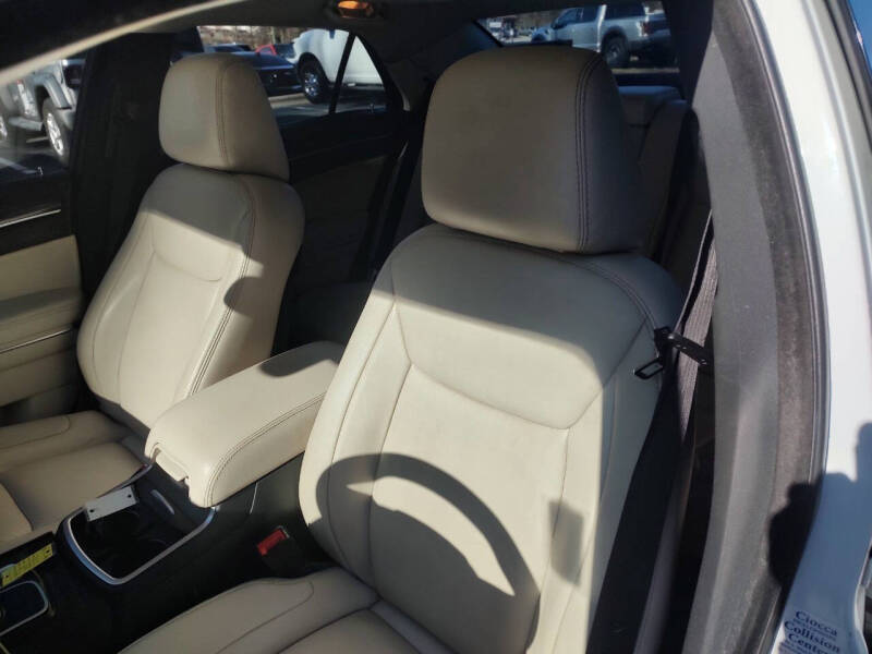 2017 Chrysler 300 Limited