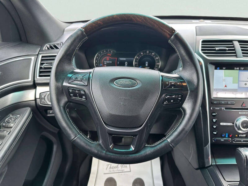 2017 Ford Explorer Platinum