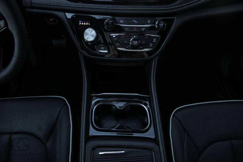 2023 Chrysler Pacifica Plug-In Hybrid Limited