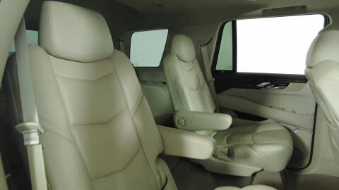 2018 Cadillac Escalade Luxury