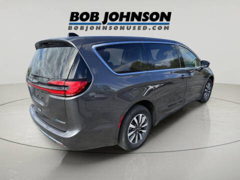2023 Chrysler Pacifica Plug-In Hybrid Touring L